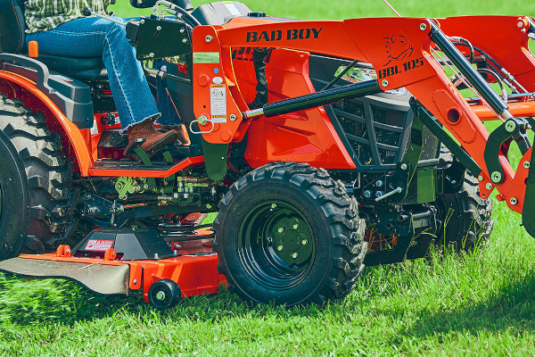 BadBoy-MidMountMowerDeck-Y24.jpg