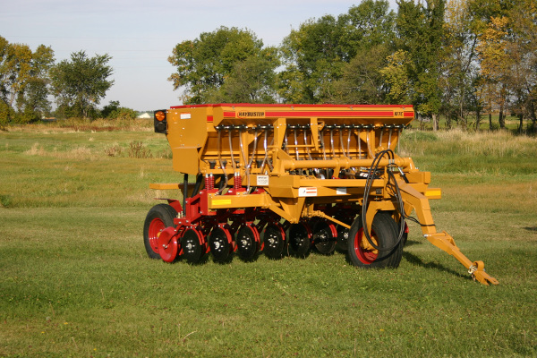 Haybuster-SeedDrills-107C-Y23.jpg
