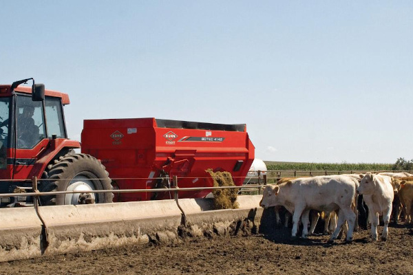 Kuhn-4142-Stationary-2021.jpg
