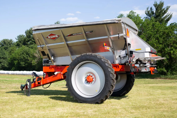 Kuhn-Advance350-1-Y23.jpg
