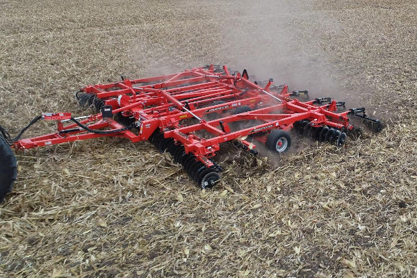 Kuhn-Excel8010-40-2021.jpg