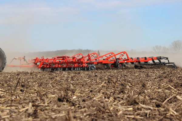 Kuhn-Landsman6205-Series-2021.jpg