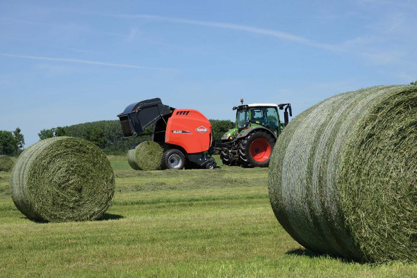 Kuhn-RoundBalers-2021.jpg