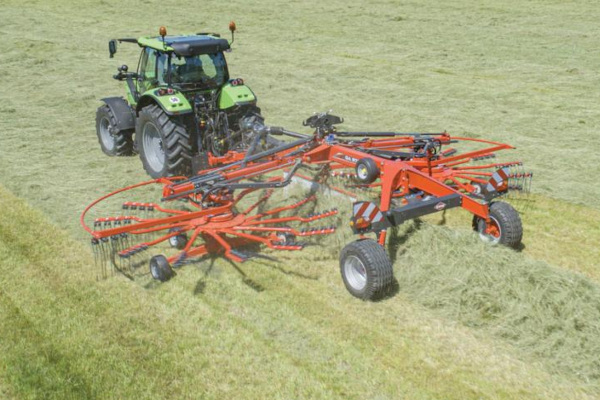 Kuhn-TwinRotorCenterDelivery-2022.jpg