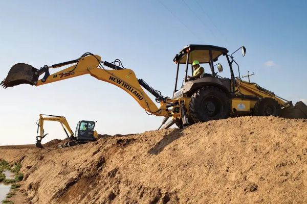 NH-LoaderBackhoes-Y24.jpg
