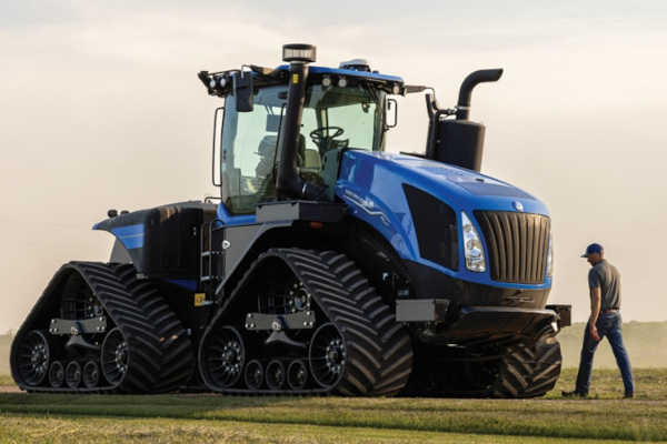 NH-T9-615SmartTrax-Y24.jpg