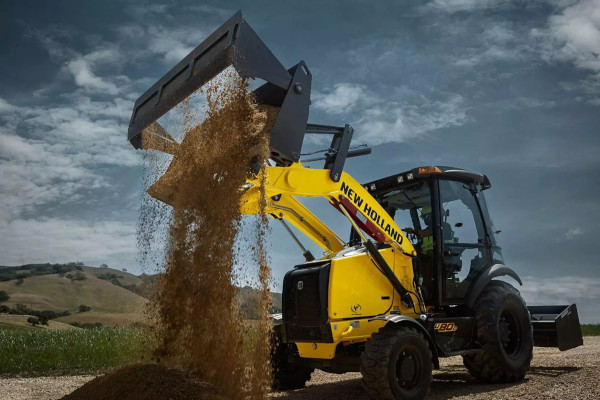 NH-TractorLoader-2023.jpg